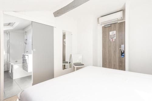 Hotel Amiraute - image 8