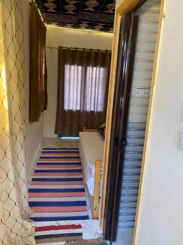 Deluxe Single Room with Balcony image 5