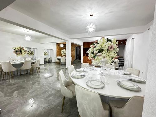 Quinta dos Encantos "Full Private Mansion" in Kadavala