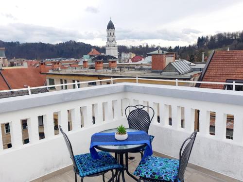 Riverside Loft - Castle View & Free Parking & Terrace, Ljubljana (Foto 6)