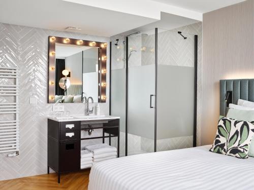 H4 Hotel Wyndham Paris Pleyel Resort - 화장실