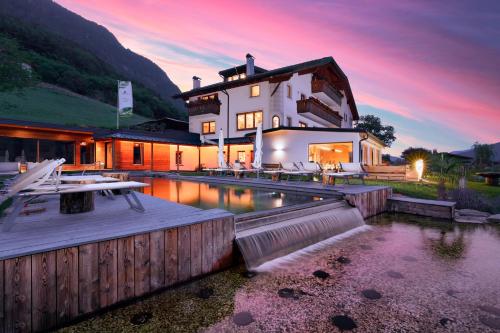 Hotel-Chalet Pennhof Hotel de charme Tagusa