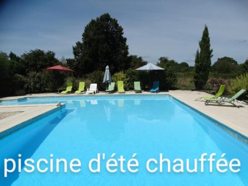 La Petite Grange gîte climatisé plain-pied 3 chambres 5 personnes 2 toilettes, parking, WIFI, piscine d'été chauffée à partager, Animaux acceptés Gîte en pleine nature - Saint-Sigismond-de-Clermont