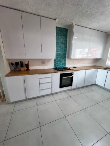 Bayview Seafront Apartment Bayview Seafront Apartment