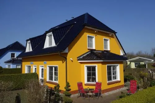sonniges und beliebtes Ferienhaus "Möwe" - nur 2 Minuten zum Strand WLAN inklusive in Zingst, Deutschland