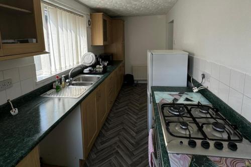 Hartlepool - 2 bedroom - near seaside - Sleeps 5 Hartlepool - 2 bedroom - near seaside - Sleeps 5