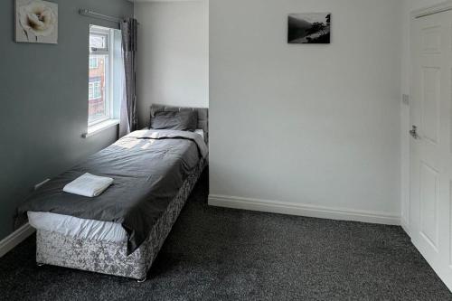 Hartlepool - 2 bedroom - near seaside - Sleeps 5 Hartlepool - 2 bedroom - near seaside - Sleeps 5