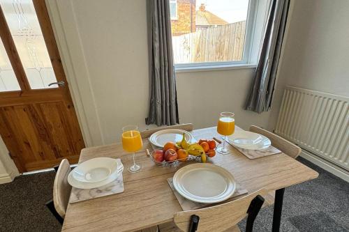 Hartlepool - 2 bedroom - near seaside - Sleeps 5 Hartlepool - 2 bedroom - near seaside - Sleeps 5