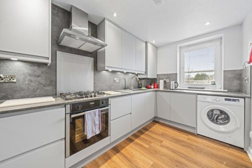 Kitchen, Slateford 2 Bedroom Apartment - Edinburgh in Slateford