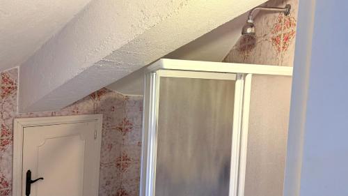 One-Bedroom Apartment image 10