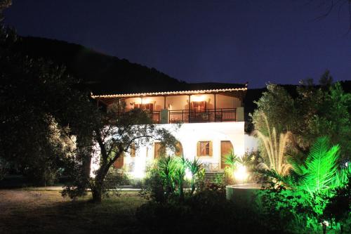 Artemis Hotel