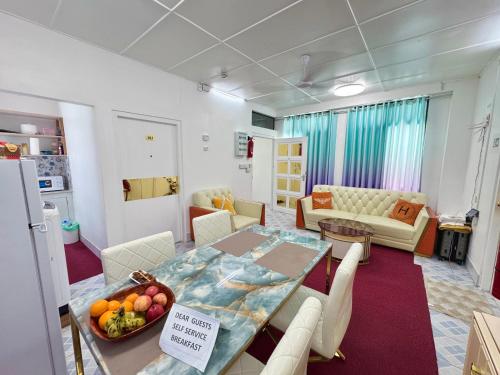 Ontrack Travel - room 2