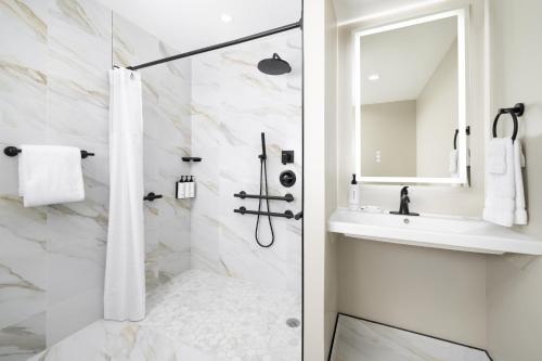 Phòng tắm, Crowne Plaza Manhattan Times Square by IHG in New York (NY)
