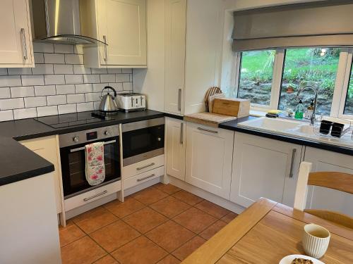 Mimosa Cottage West Bexington - image 3