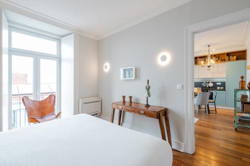 Superior One-Bedroom Apartment image 10