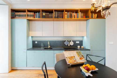 Superior One-Bedroom Apartment image 8