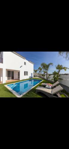 Sweet Seaview Villa