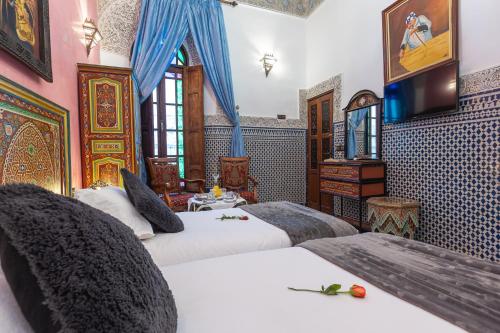 Riad Ghita - image 8