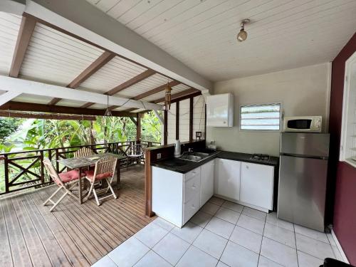 Facilities, Baz creole in Bas Vent