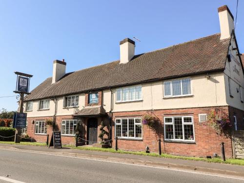 Mickle Trafford Manor - image 4