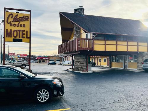Capital O Clayton House Motel Rockford Near Airport - 출입구