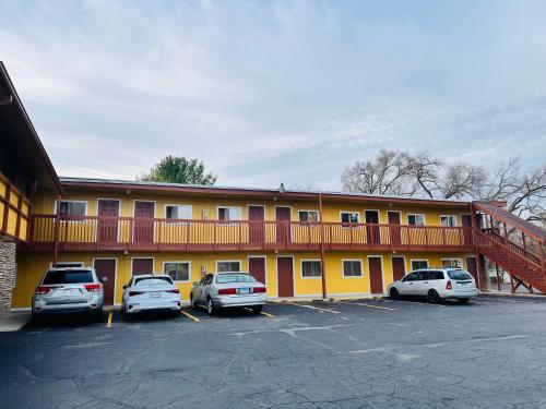 Clayton House Motel in Loves Park, USA
