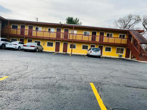 Clayton House Motel in Loves Park, USA