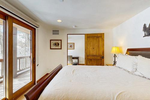 Luxury Mountain Townhome - image 9