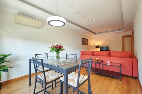 ห้องส่วนกลางสำหรับนั่งเล่น/ดูทีวี, BeGuest Arribamar Apartment in ไบร์โร เด เซาโชเซ