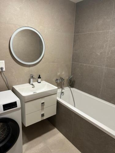 2 rooms apartment in Downtown,Free parking,late check-out,big balcony, Bratislava (fotografie 3)