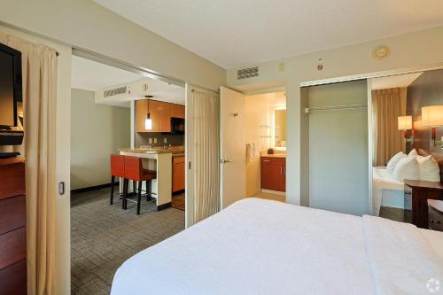 Sonesta ES Suites Boston Westborough - image 2