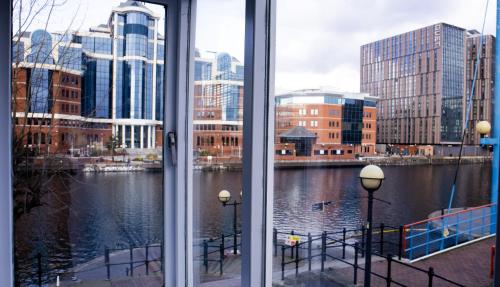 Great 2Bed Apt in Salford Quays With Water View, Manchester