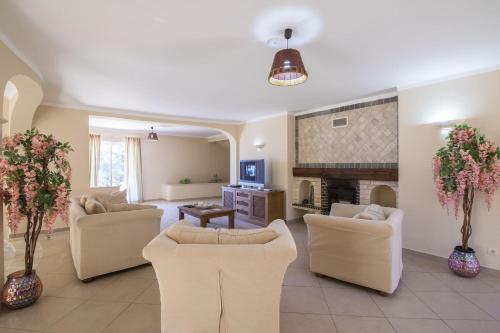 Shared lounge/TV area, Villa Florencio in Estoi