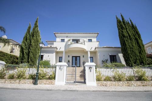 Exterior view, Villa Esmeralda in Ferrarias