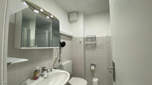 Bathroom, Seeschloßchen Ferienwohnung 3 in Busumer Deichhausen