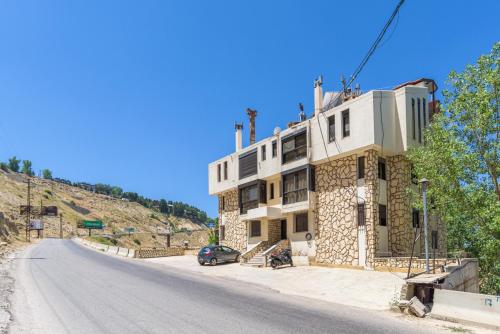 Hotelli välisilme, Woodvale - Sleek 3-Bedroom Apt in kfardebian in Kfardebian
