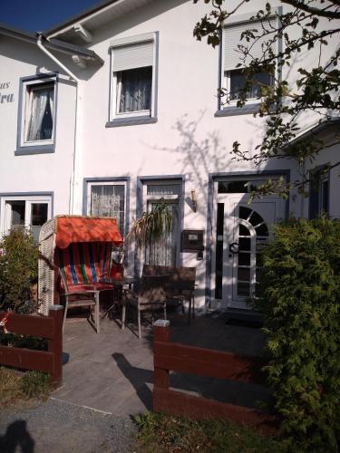 Haus Sandra Fewo 4, 2 Einzelbetten u Schlafcouch in Dahme
