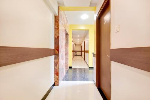 Super Hotel O Resida Elite Service Apartments Near Manipal hospital - 로비