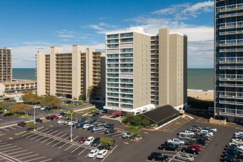 Family Friendly 2BR Amazing Unobstructed Ocean ViewHuge Balcony Pool - image 4