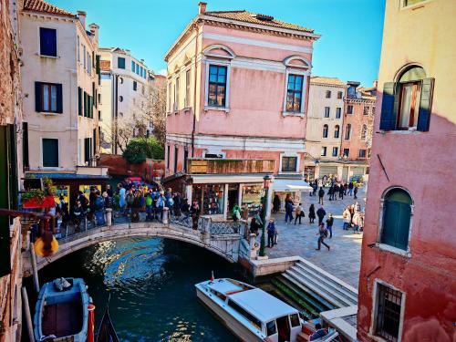 Venice Tourist House - Tap to explore photos
