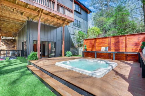 Mid-Century Modern Luxe Retreat with Hot Tub and Decks in Atlanta, USA