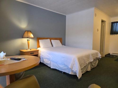 1 queen bed