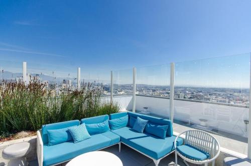 Stunning 3 Bedroom High-Rise with Pool, Spa, and Rooftop Views, Los Angeles (foto 8)