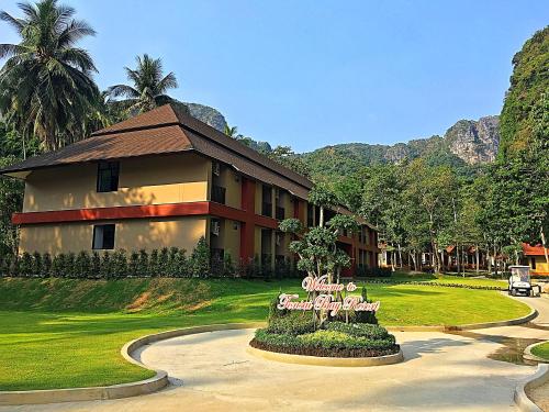 Hotellet från utsidan, Tonsai Bay Resort in Krabi