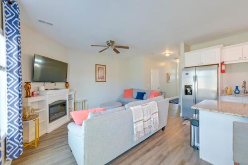 6 Mi to PNC Music Pavilion Concord Townhome in 康科德