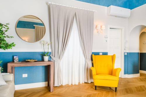 Two-Bedroom Deluxe Apartment image 5