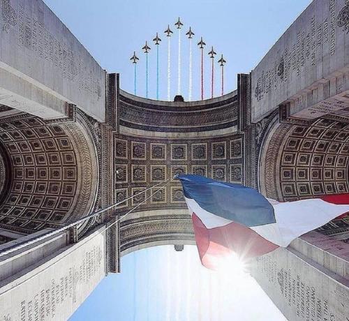 32 Atelier Paris Fashion - image 2