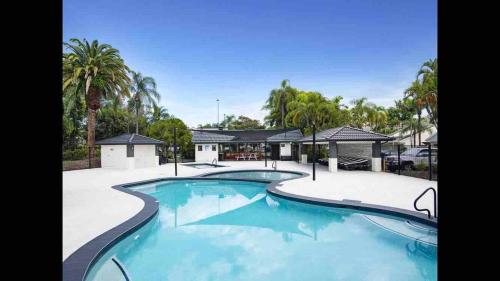 Létesítmények, Waterfront 3 Bedroom House in Family Friendly Resort in Elanora