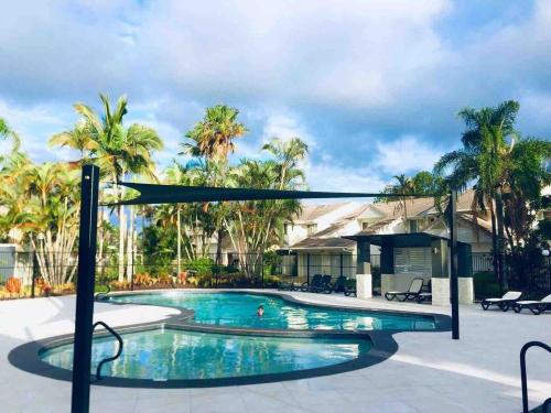 Úszómedence, Waterfront 3 Bedroom House in Family Friendly Resort in Elanora