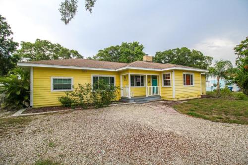 Amazing 3 BR private pool home near Anna Maria Island - 7th Heaven in เบรเดนตัน (FL)